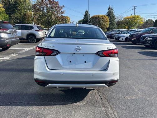 2024 Nissan Versa 1.6 SV