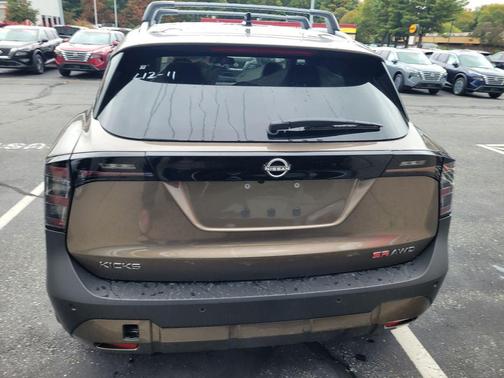 2026 Nissan Kicks SR