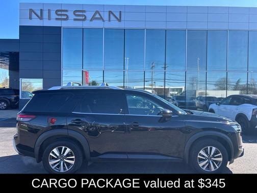 Super Black 2022 Nissan Pathfinder SL 4WD