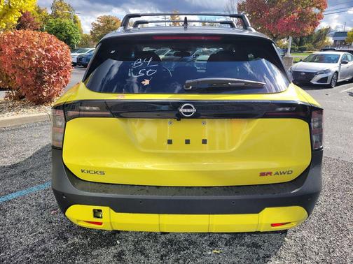 2026 Nissan Kicks SR