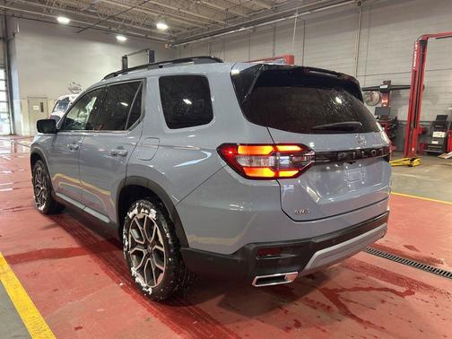 2023 Honda Pilot AWD Elite