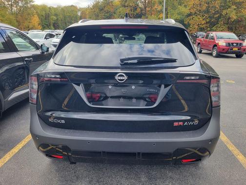 2026 Nissan Kicks SR