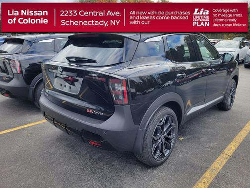 Super Black 2026 Nissan Kicks SR