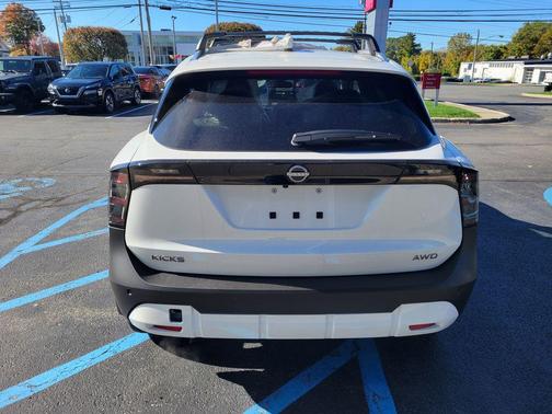 2026 Nissan Kicks SV