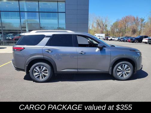 2025 Nissan Pathfinder SL 4WD