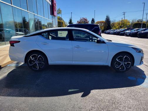 2025 Nissan Altima SR AWD