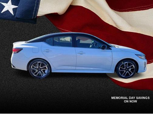 Aspen White Tricoat/Super Black 2025 Nissan Sentra SR