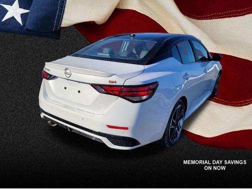 Aspen White Tricoat/Super Black 2025 Nissan Sentra SR