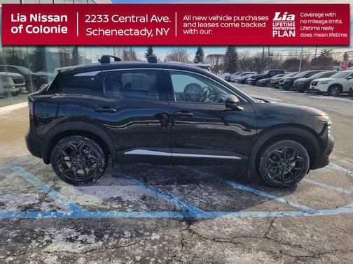 Super Black 2026 Nissan Kicks SR