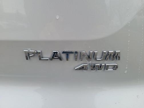 2025 Nissan Pathfinder Platinum 4WD