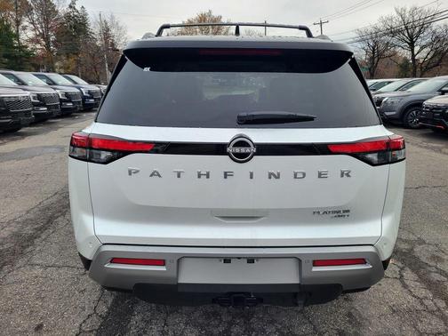 2025 Nissan Pathfinder Platinum 4WD
