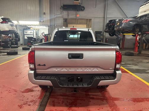 2022 Toyota Tacoma SR