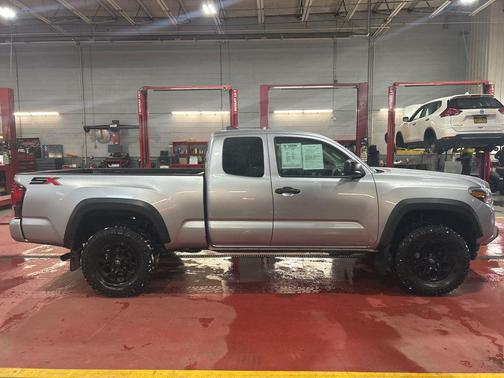 2022 Toyota Tacoma SR