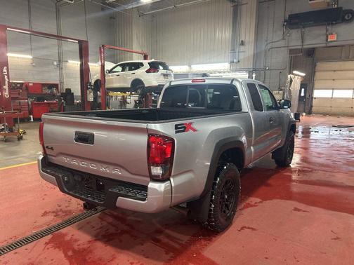 2022 Toyota Tacoma SR