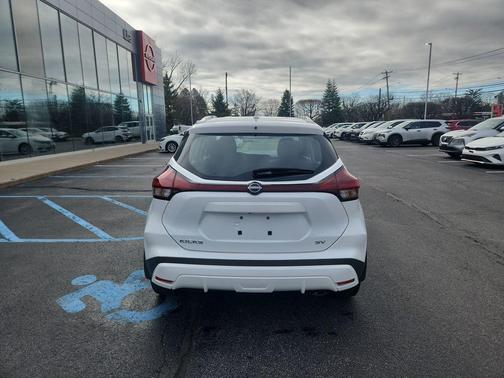 Fresh Powder 2024 Nissan Kicks SV