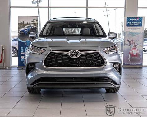 Moon Dust 2024 Toyota Highlander Limited