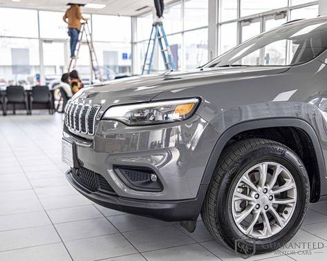 Sting-Gray Clearcoat 2022 Jeep Cherokee Latitude Lux