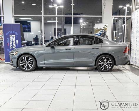 2022 Volvo S60 T5 R-Design