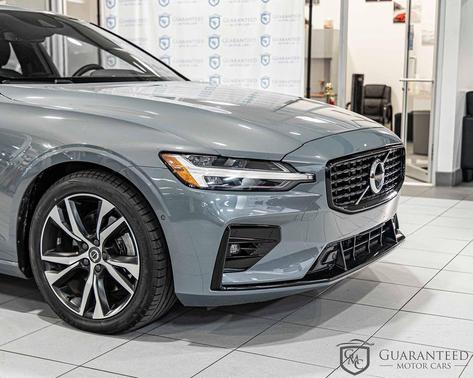 2022 Volvo S60 T5 R-Design