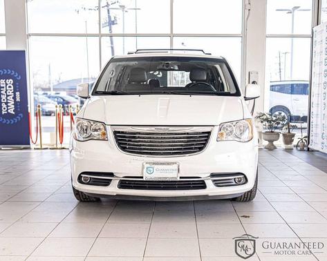 2016 Chrysler Town & Country Touring