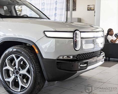 2024 Rivian R1S Adventure