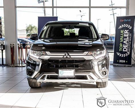 Labrador Black Metallic 2020 Mitsubishi Outlander ES