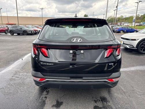 Black Pearl 2024 Hyundai TUCSON SE