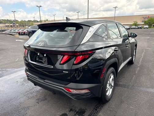 Black Pearl 2024 Hyundai TUCSON SE