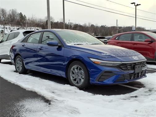 2024 Hyundai ELANTRA SEL