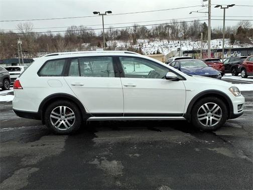 2017 Volkswagen Golf Alltrack TSI S