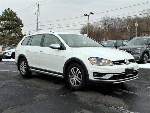2017 Volkswagen Golf Alltrack TSI S
