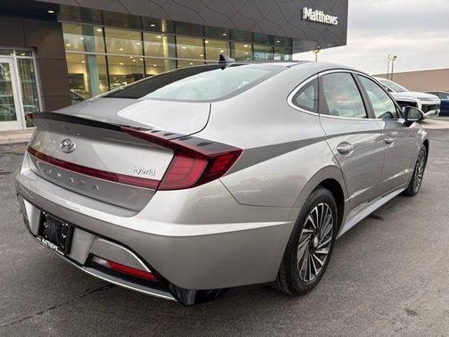 Shimmering Silver 2021 Hyundai SONATA SEL