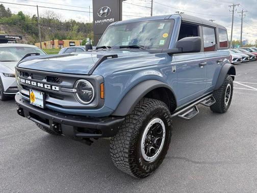 Azure Gray Metallic Tri-Coat 2023 Ford Bronco Big Bend