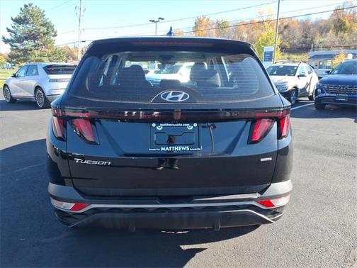 2023 Hyundai TUCSON SE