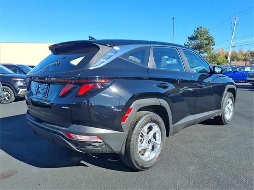 2023 Hyundai TUCSON SE