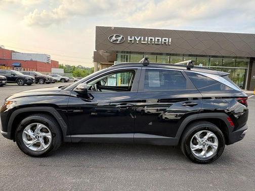 Black Pearl 2024 Hyundai TUCSON SEL