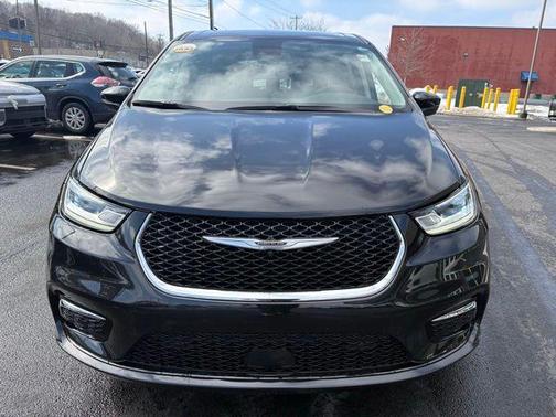 2023 Chrysler Pacifica Hybrid Touring L