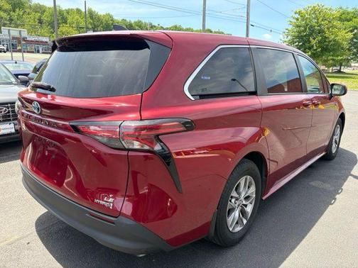 Ruby Flare Pearl 2021 Toyota Sienna LE