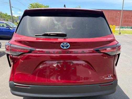 Ruby Flare Pearl 2021 Toyota Sienna LE
