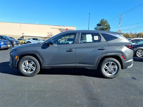 2025 Hyundai TUCSON SE