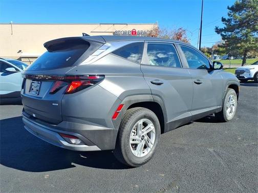 2025 Hyundai TUCSON SE