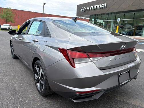 Fluid Metal 2023 Hyundai ELANTRA SEL