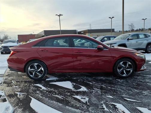 2023 Hyundai ELANTRA Limited