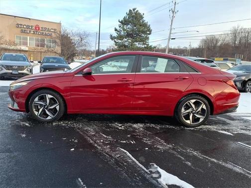 2023 Hyundai ELANTRA Limited