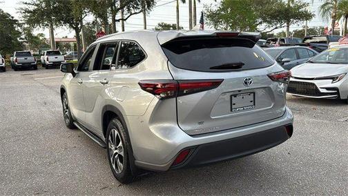 2024 Toyota Highlander Hybrid XLE