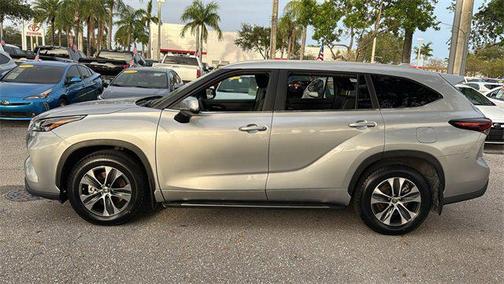 2024 Toyota Highlander Hybrid XLE