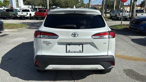2024 Toyota Corolla Cross LE