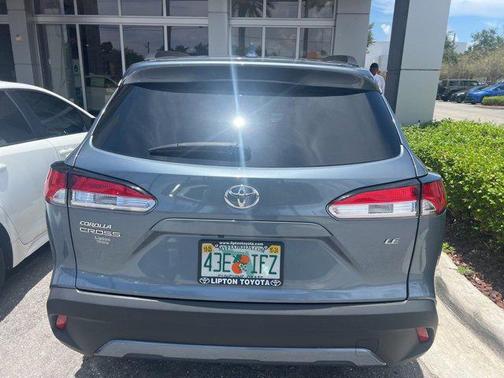 2024 Toyota Corolla Cross LE