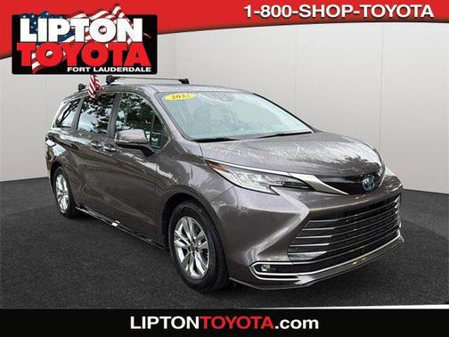2022 Toyota Sienna Limited 7-Passenger