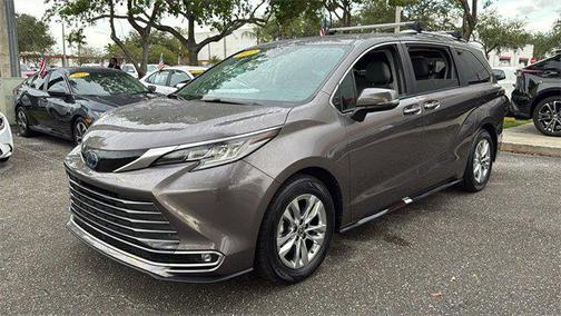 2022 Toyota Sienna Limited 7-Passenger